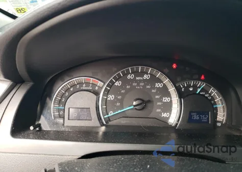 2012 Toyota Camry Base z USA, uszkodzony, nr VIN 4T1BF1FK8CU111572